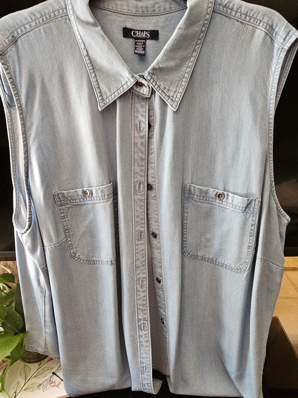 Chaps Light Wash Sleeveless Denim Button-Up Shirt